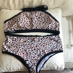 Animal print women’s 2 piece bathing suit.